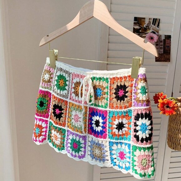 Multicolor Elegant Women's Colorful Floral Pattern Mini Knitted Skirt